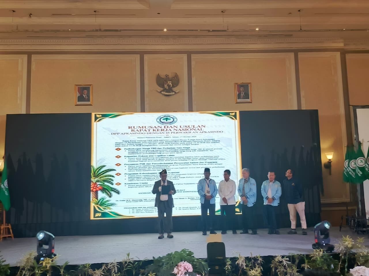 PENAS III: APKASINDO Serahkan Resolusi Petani Sawit 2027 kepada Pemerintah, Ini Isinya