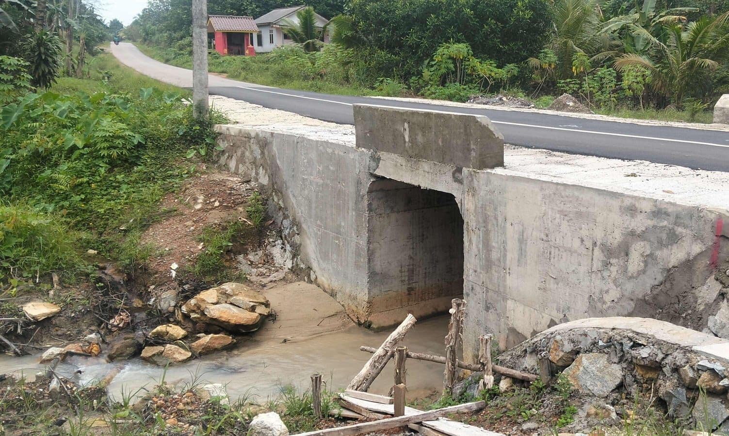 DBH Sawit Pusat Jadi Penopang Perbaikan Jalan Rusak di Bangka