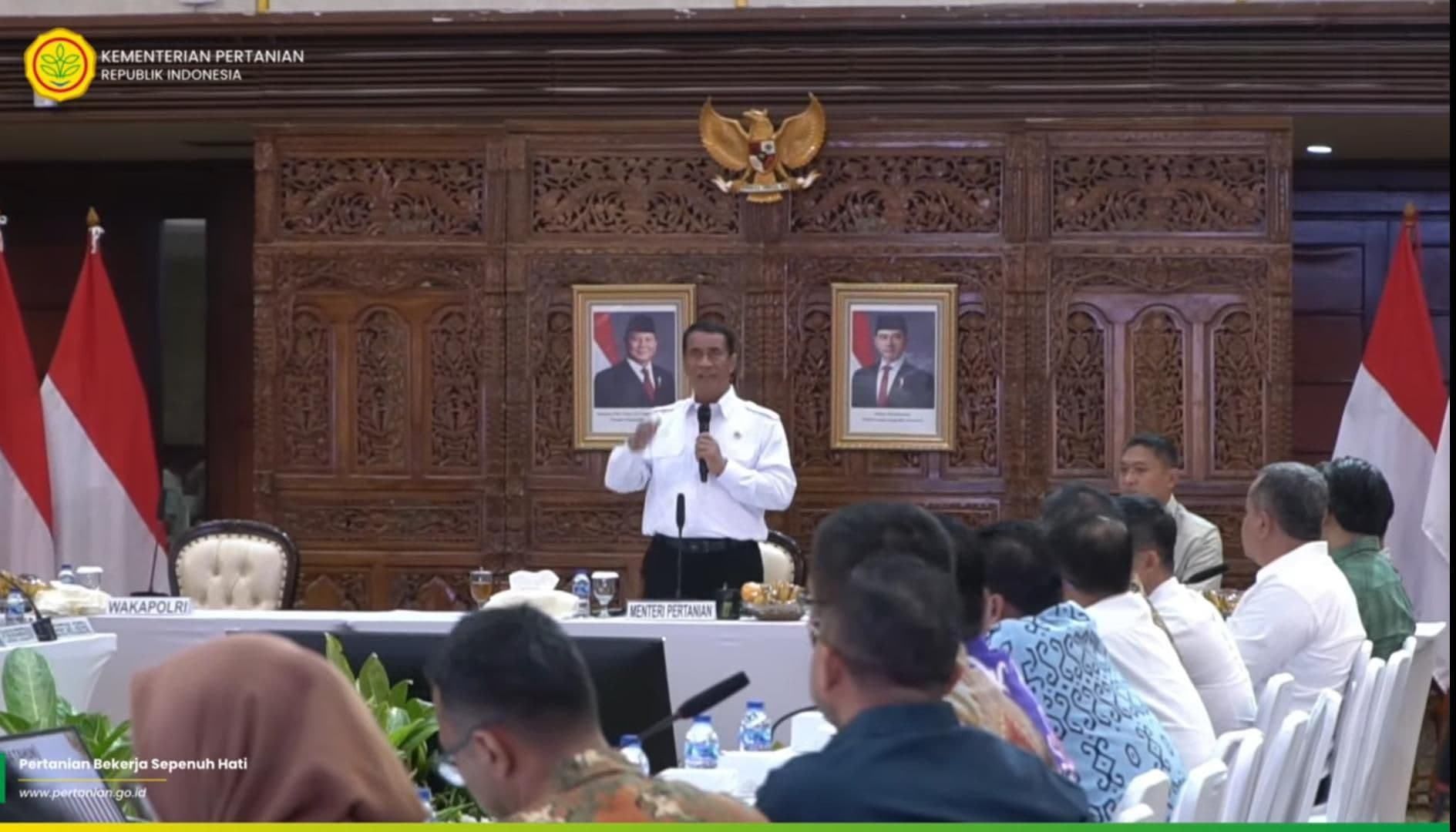 Mentan Amran Tegaskan Harga TBS Harus Kembali Normal, Siap Tindak Pihak yang Tekan Petani