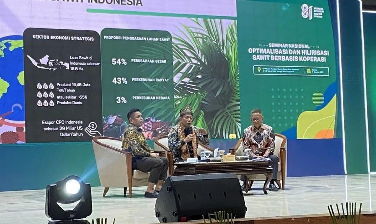 Menkop Dorong Agrinas Bangun Ekosistem Sawit Berbasis Koperasi