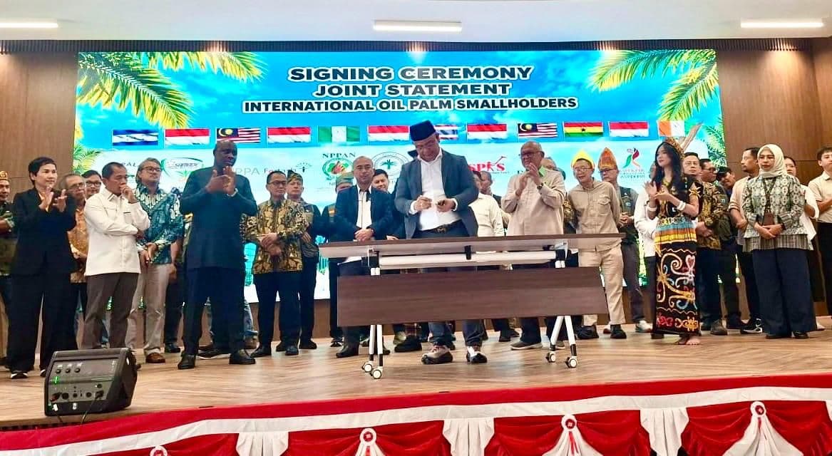 Dr. Gulat Manurung Terpilih sebagai Presiden WCOPS, Bawa Mandat Petani 7 Negara Produsen Sawit