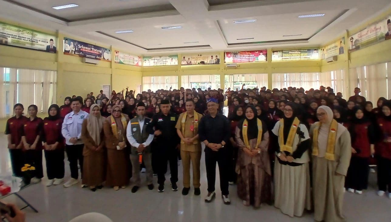 Kadisbun Riau Lepas Mahasiswa Beasiswa Sawit: Belajar dan Kembali Bawa Keberhasilan