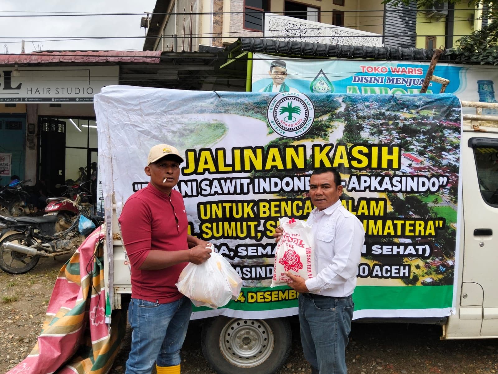 Solidaritas Petani Sawit, APKASINDO Salurkan Donasi untuk Korban Banjir di Aceh, Sumut, dan Sumbar
