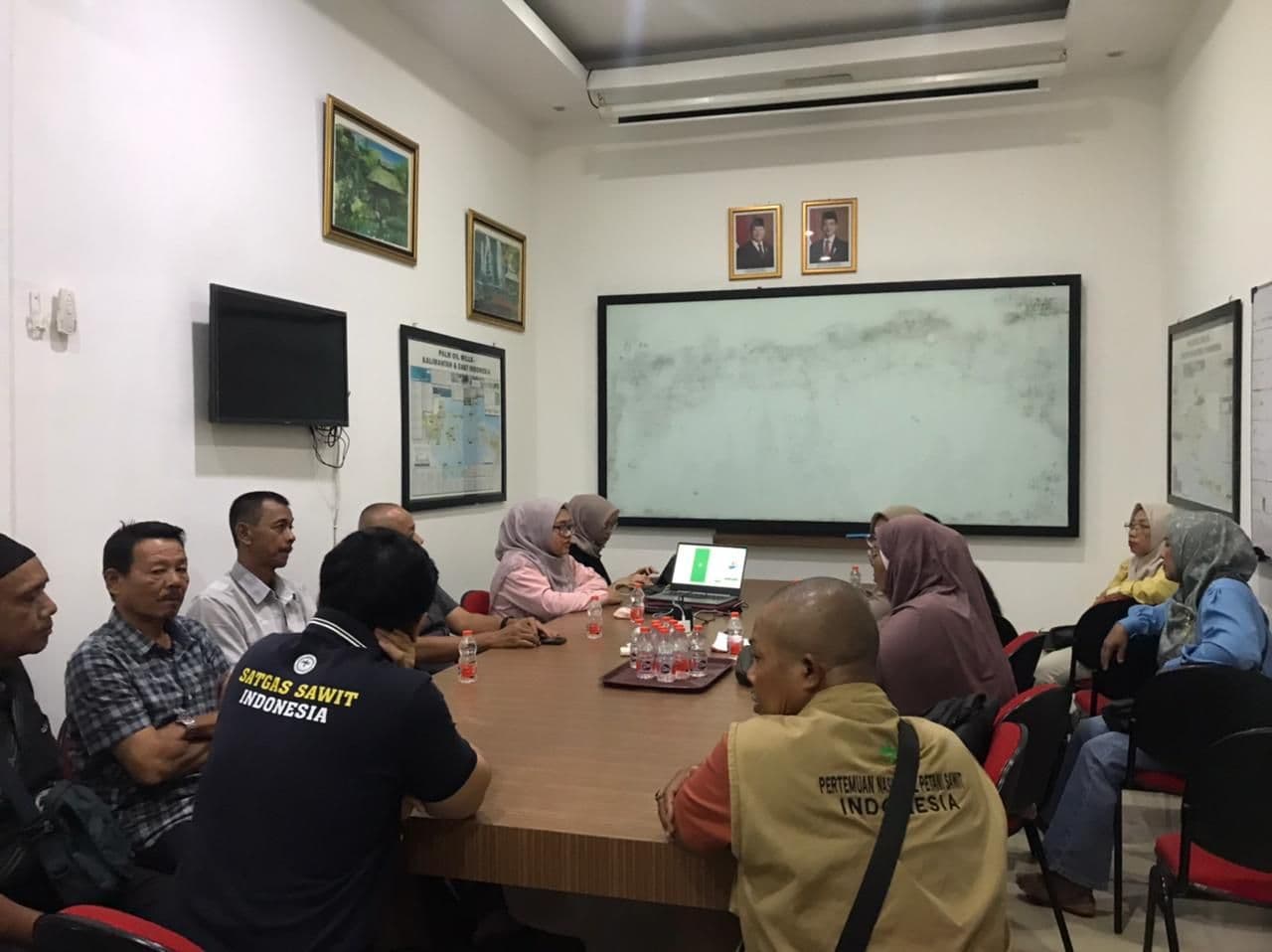 Ditjen Perkebunan Kementan dan sawitsetara.co Sosialisasi Aplikasi “Sawitku” di Kantor DPW APKASINDO Riau