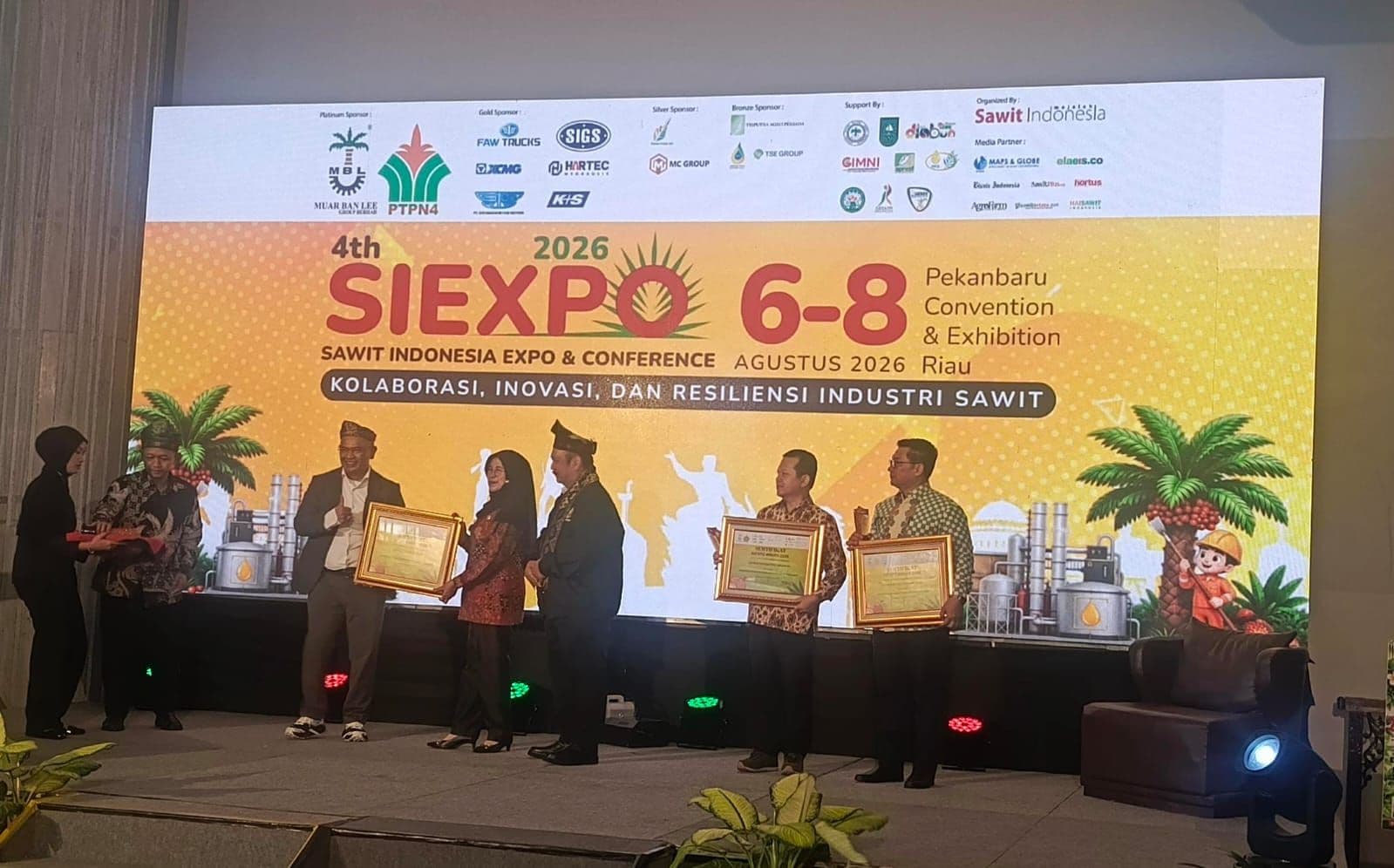 Dharmasraya Raih SIEXPO Award 2026, Kebijakan Harga TBS Jadi Sorotan